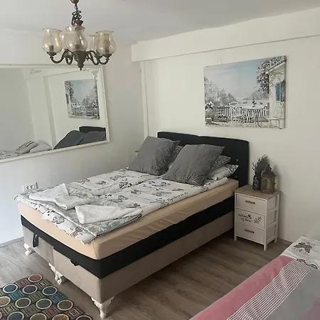 Coli-apartman Dora Apartment *