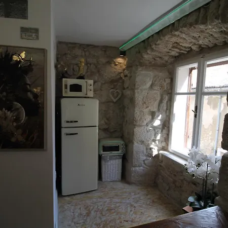 Coli-apartman Dora Apartamento *