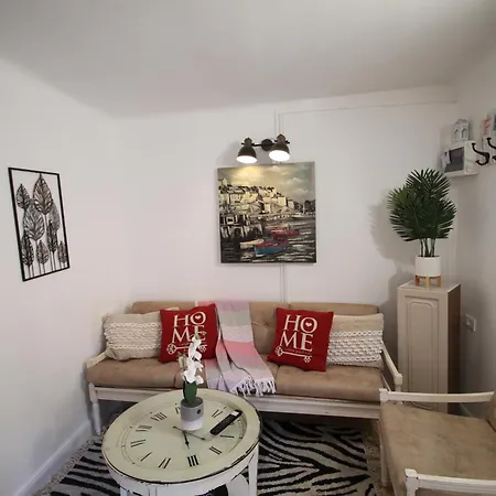 Apartament Coli-apartman Dora *