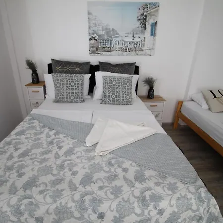 Coli-apartman Dora * Bakar