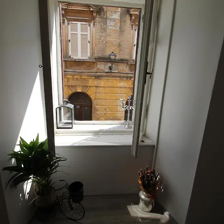 Coli-apartman Dora شقة *