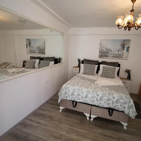 Coli-apartman Dora *