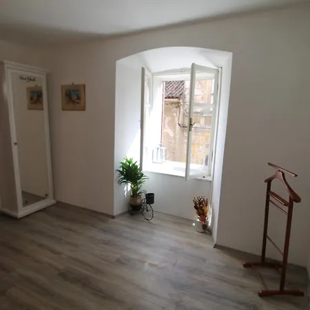 Coli-apartman Dora * Bakar