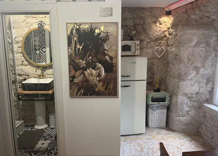 Coli-apartman Dora Apartment Bakar
