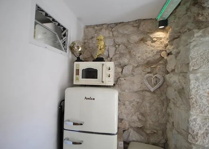 Apartment Coli-apartman Dora *